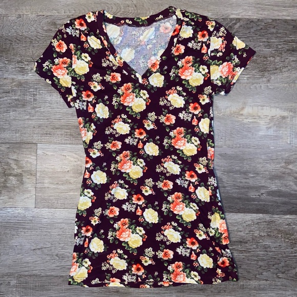 Wet Seal V-Neck T-Shirt Brown With Floral Design Size Medium .      (J) - Picture 9 of 9